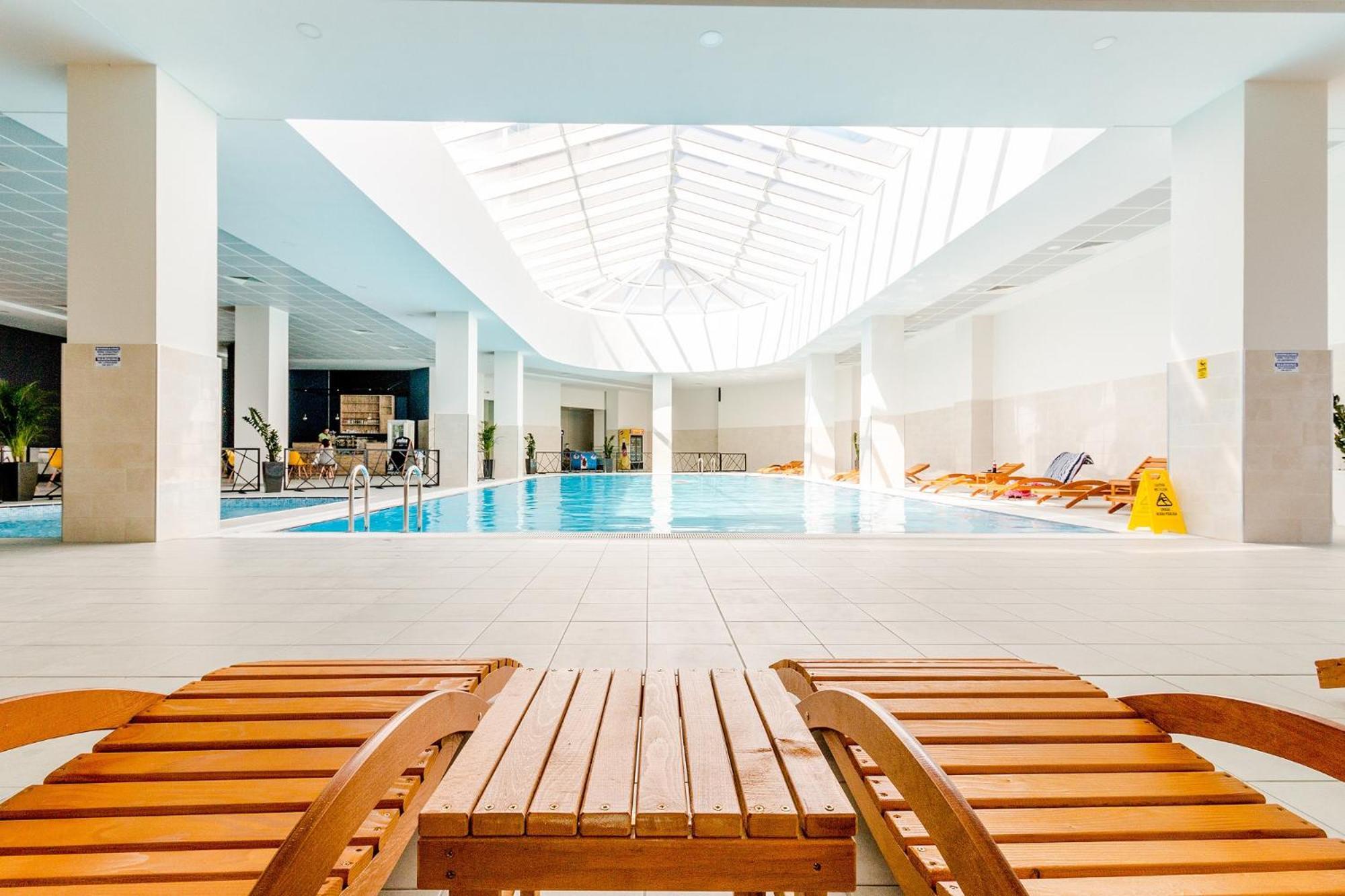 Luxury Condos On 18Th, 3Rd, 5Th Floor With Pool, Fitness, Parking Included Escópia Exterior foto